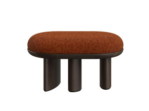 Низкий стул из бука с мягким сиденьем