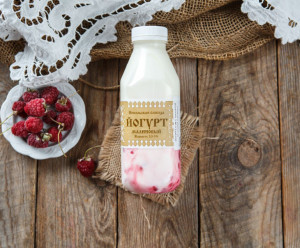 762 Йогурт малиновый 3,5-4% Вкусляндия
