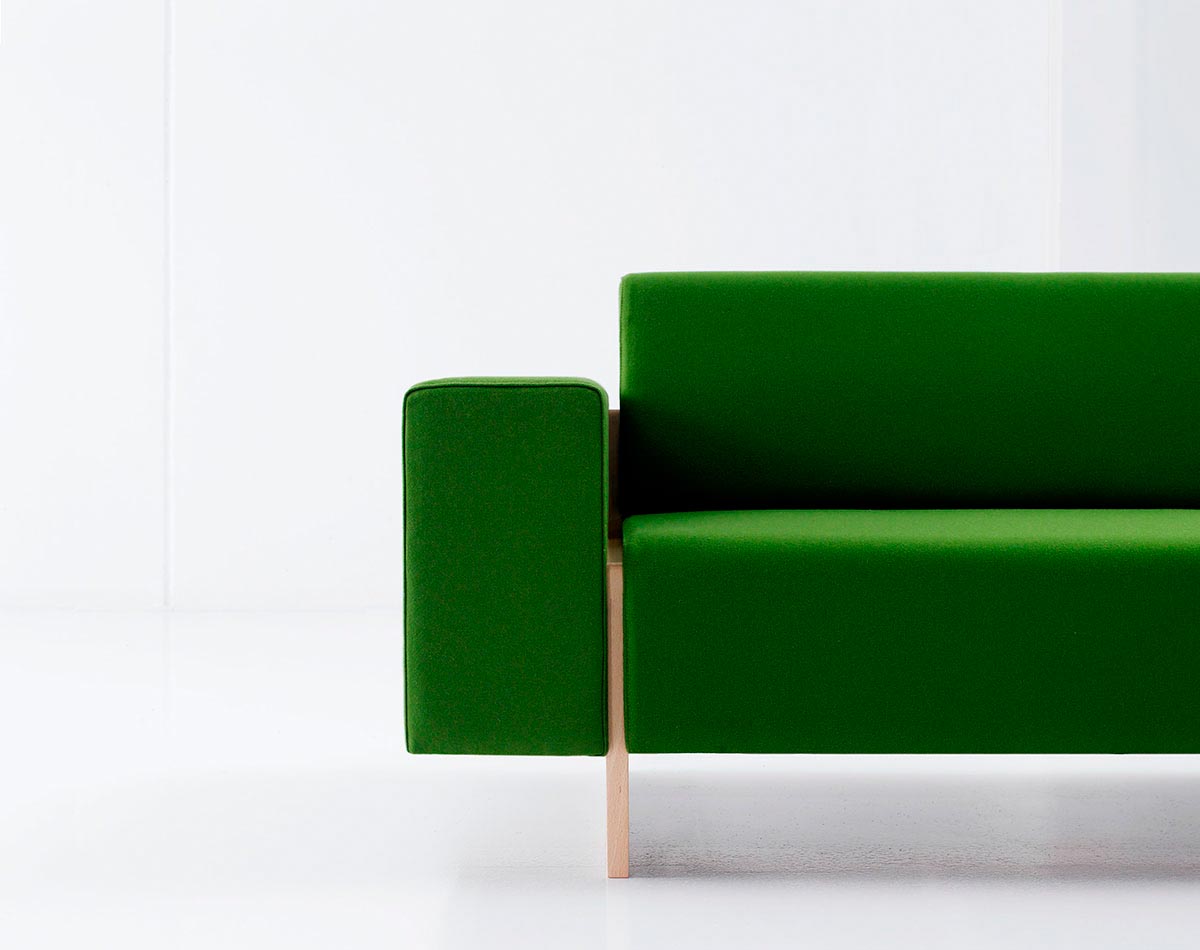 095375 Кресло c широкими подлокотниками SANCAL Moon