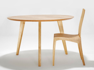 Круглый обеденный стол