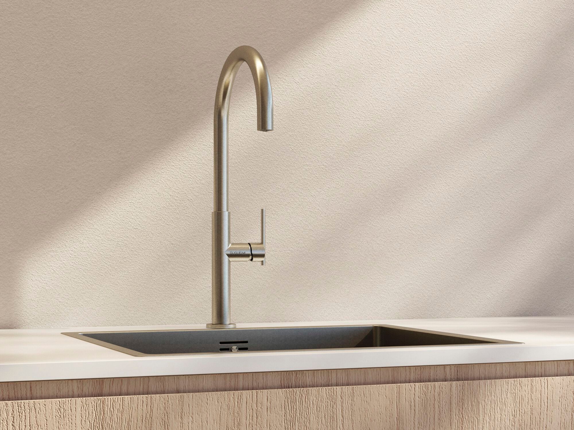 Однорычажный смеситель для кухни с поворотным изливом GUGLIELMI RUBINETTERIE Траверс ARCH-00033603 - Вид №1