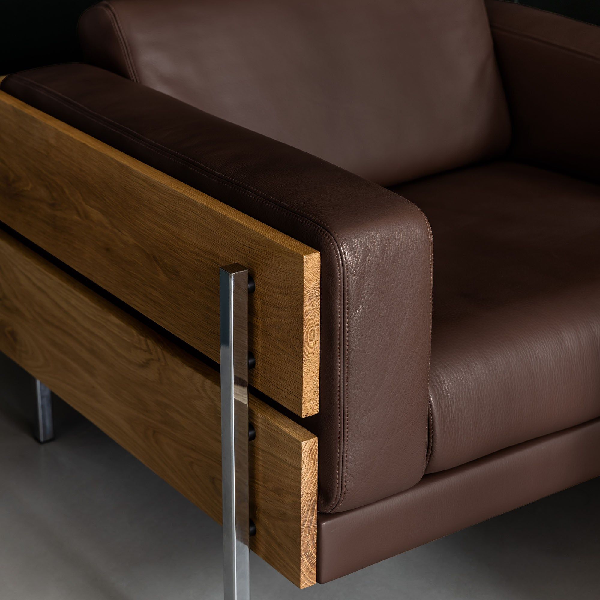 Кожаное кресло с подлокотниками Case форум ARCH-00070361 - Вид №2