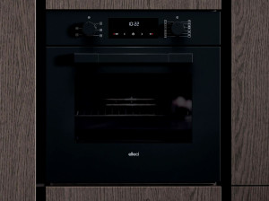 Многофункциональная встраиваемая пиролитическая печь класса A+