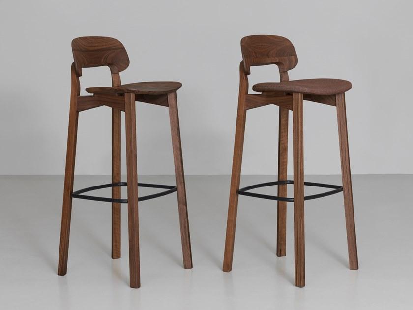 ZEITRAUM Барный стул из массива дерева с подставкой для ног Nonoto sun-id-1408063 - Вид №1