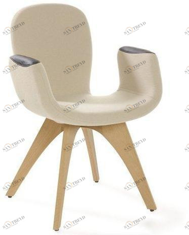 Artifort Мягкое деревянное кресло с подлокотниками Patch sun-id-1429408