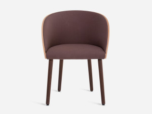 Стул с внешней оболочкой и ножками из ясеня