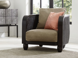 Кресло из ротанга с подлокотниками