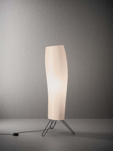 Напольная лампа из полиэтилена