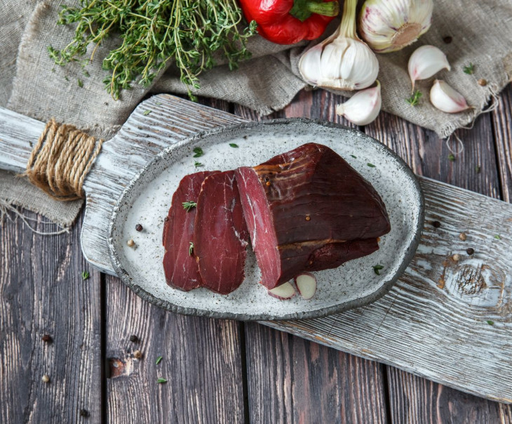 4735 Филе окорока оленя с можжевельником сырокопченый Вкусляндия 