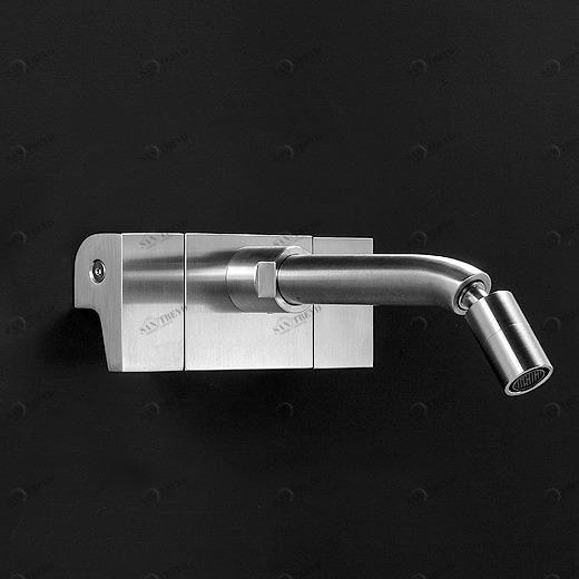 Настенный двойную ручку смеситель с регулируемым носиком L. 195 мм  NEU02 CEADESIGN 