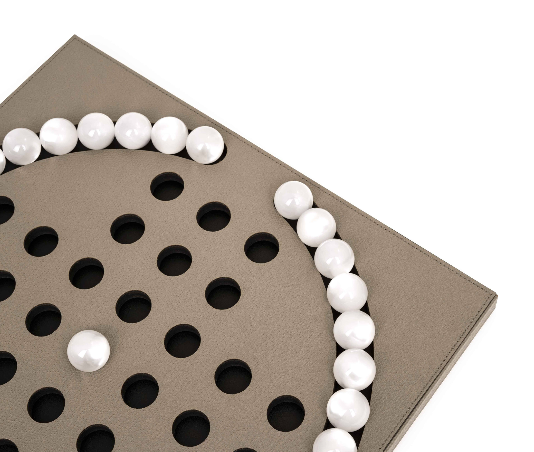 Пасьянс «Колышек» с жемчужными пешками - 39X39XH2,5 см / Grained-Leather_earth Pinetti 00.1023.029.049 - Вид №4