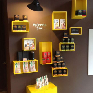 Модульная настенная витрина