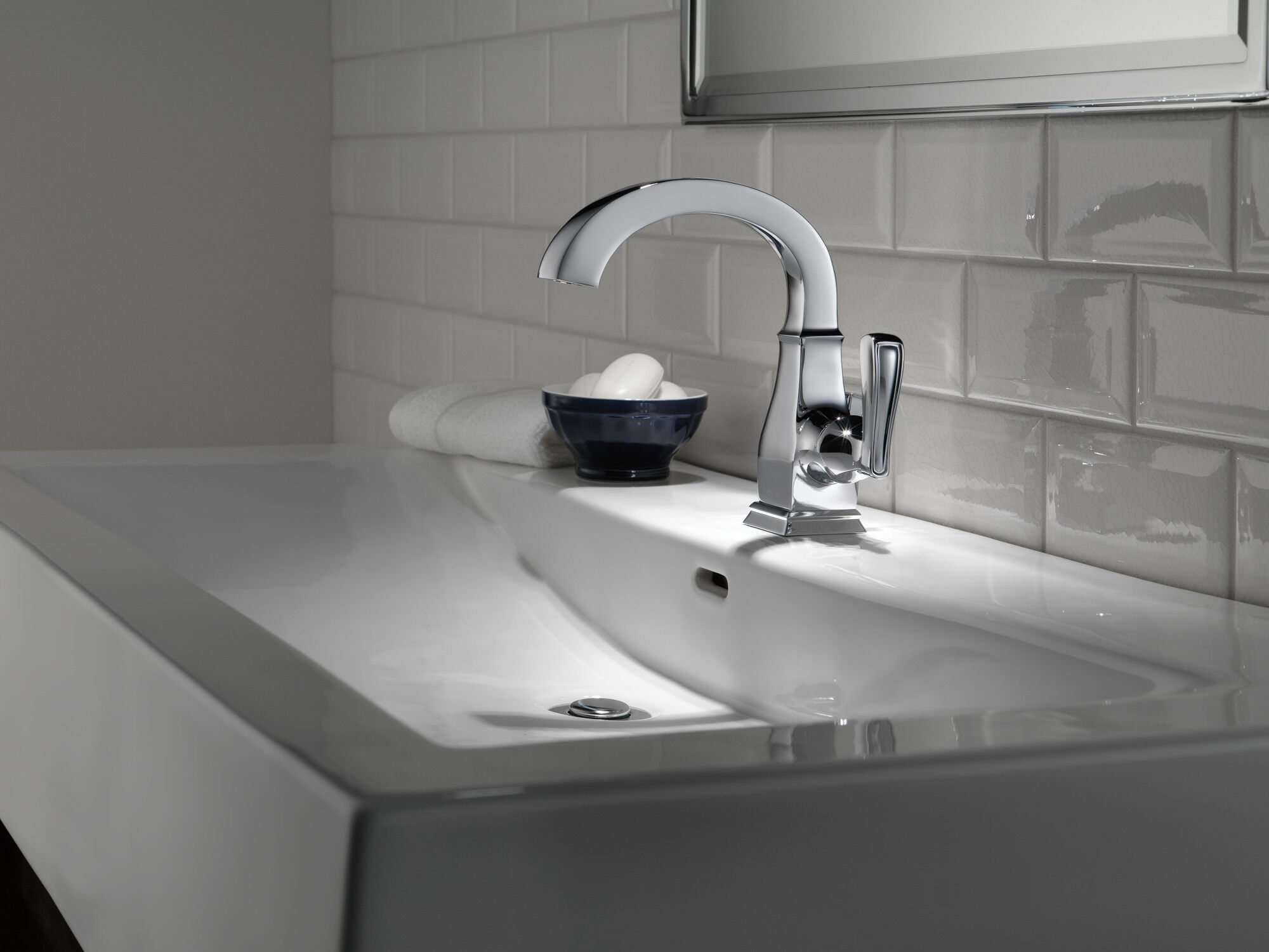 15718LF-BL Смеситель для ванной с одной ручкой Delta Faucet Lakewood Матовый черный - Вид №5
