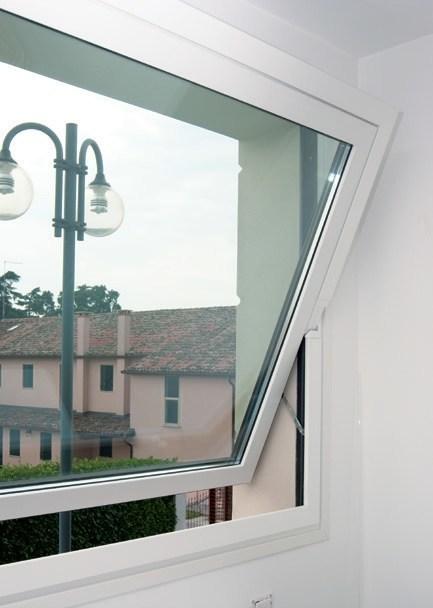 Agostinigroup Поворотное окно из алюминия и дерева sun-id-1349111 - Вид №1