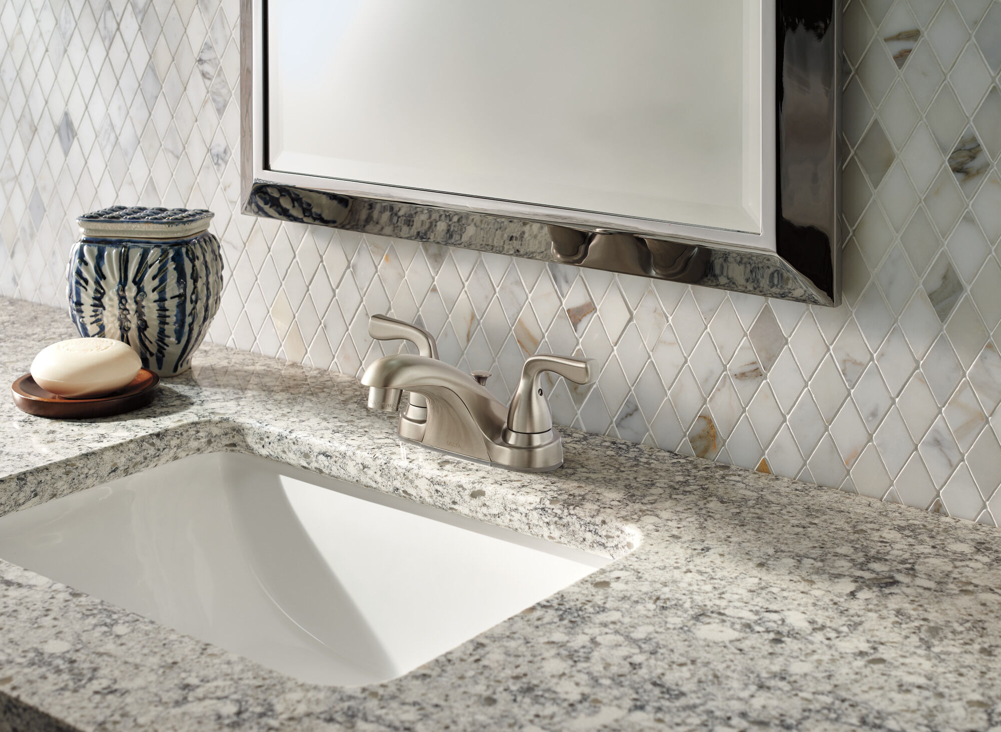 B2511LF-SSPPU-ECO Смеситель для ванной комнаты с двумя ручками Delta Faucet Foundations Нержавеющая сталь  - Вид №3