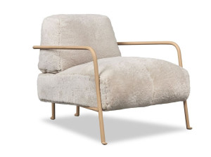 Меховое кресло с подлокотниками