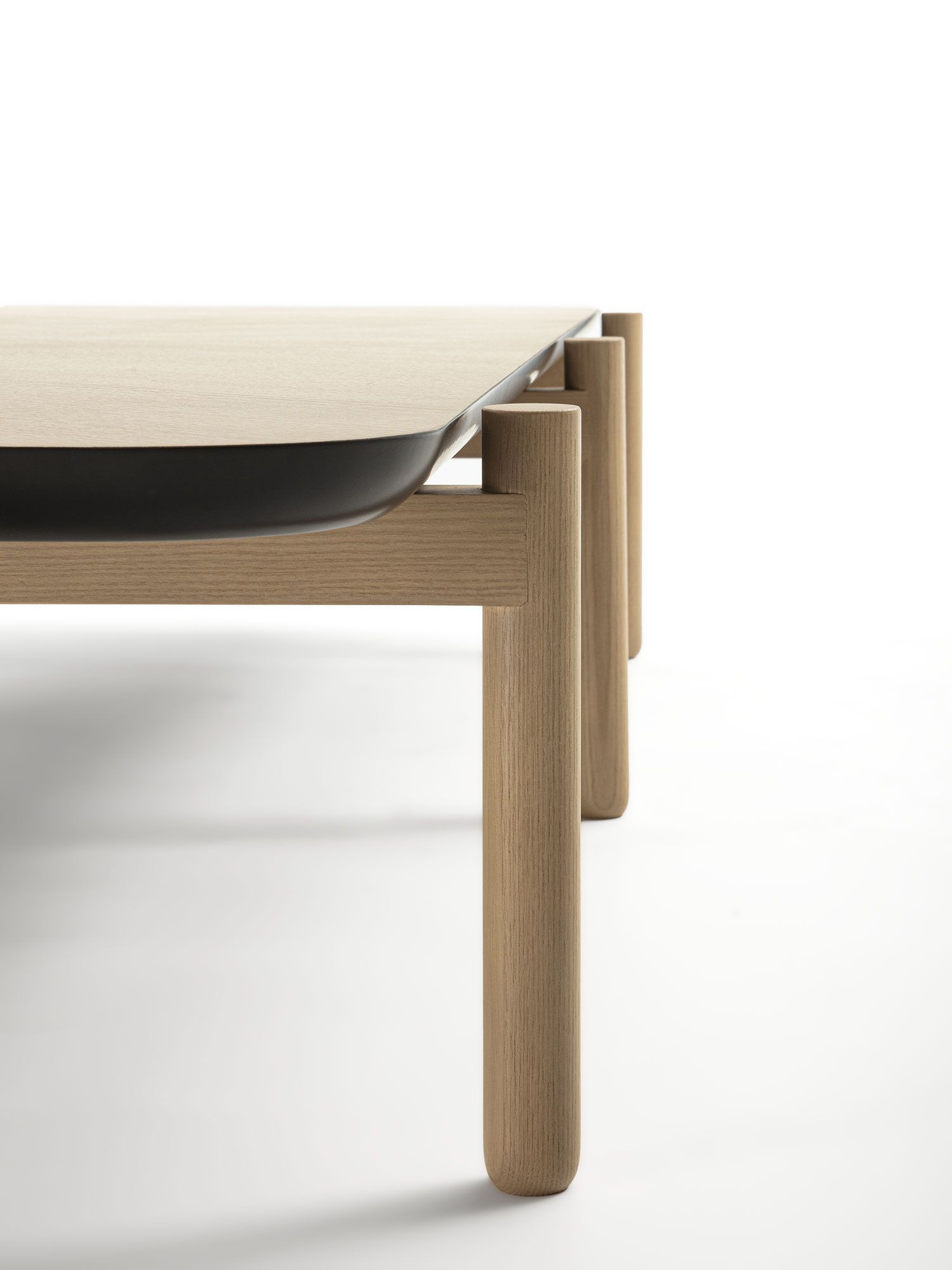 Низкий деревянный журнальный столик Frigerio Stepan ARCH-00043772 - Вид №7