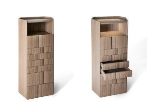 Высокий деревянный комод