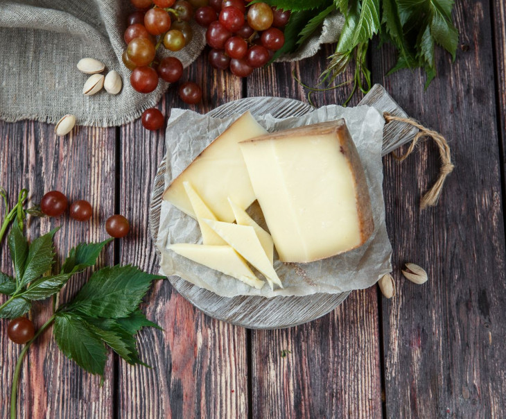 2045 Сыр "Винный" Вкусляндия 