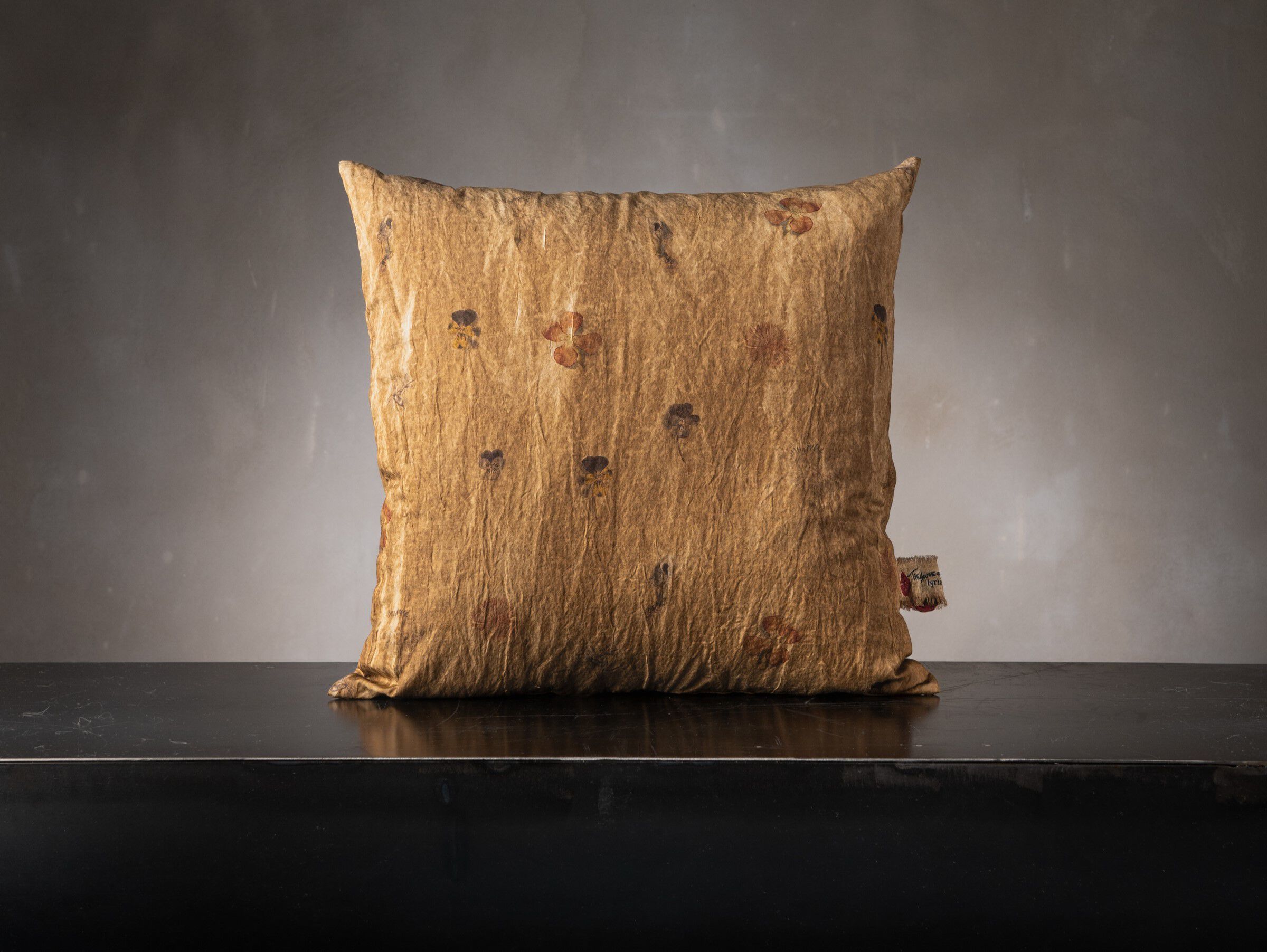 Квадратная подушка из вискозы и хлопка The House of Lyria AFFIA ARCH-00134555