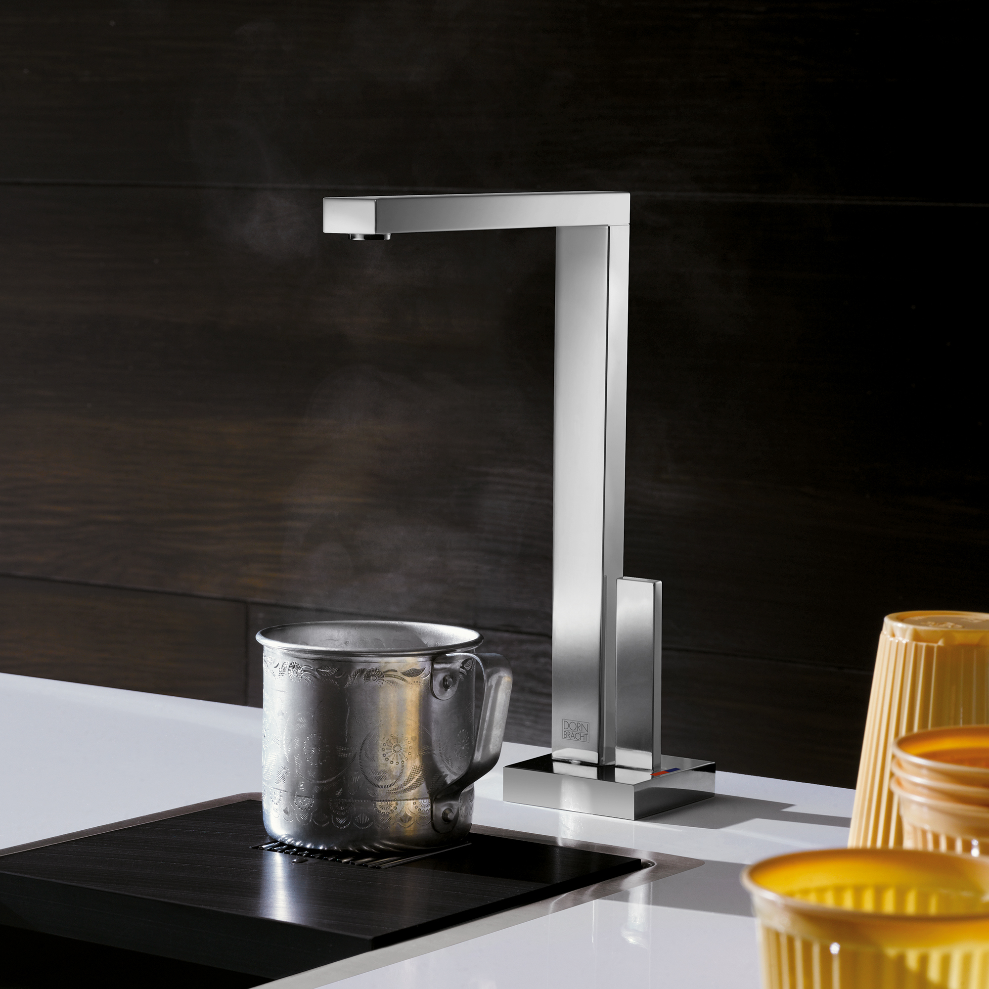 ДИСПЕНСЕР ДЛЯ ГОРЯЧЕЙ И ХОЛОДНОЙ ВОДЫ LOT - Темный Хром DornBracht 17861680-19 - Вид №1