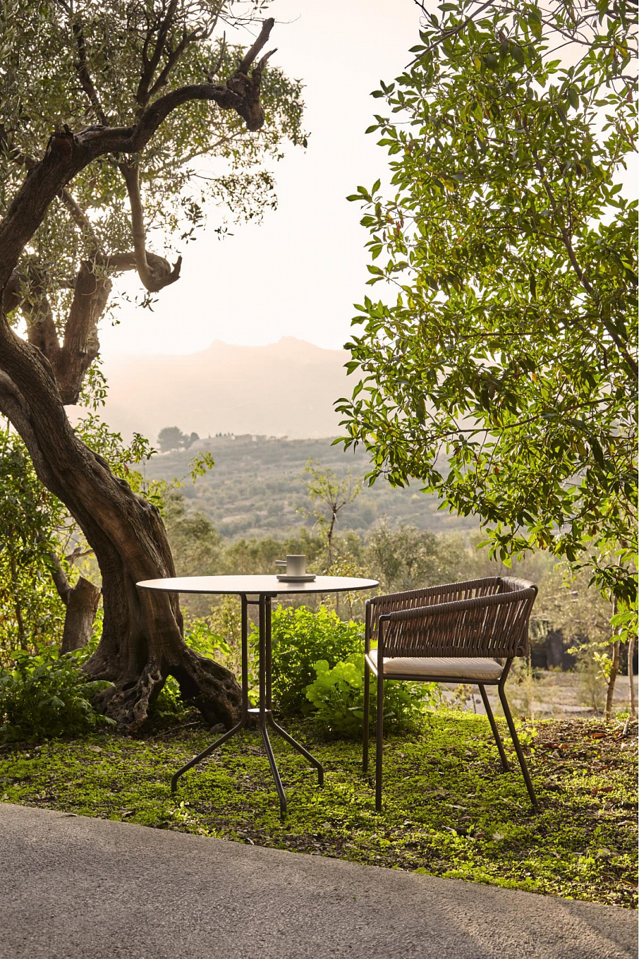 107235 Обеденный стол со столешницей Compact Ø 70 см Point Weave POINT1920 