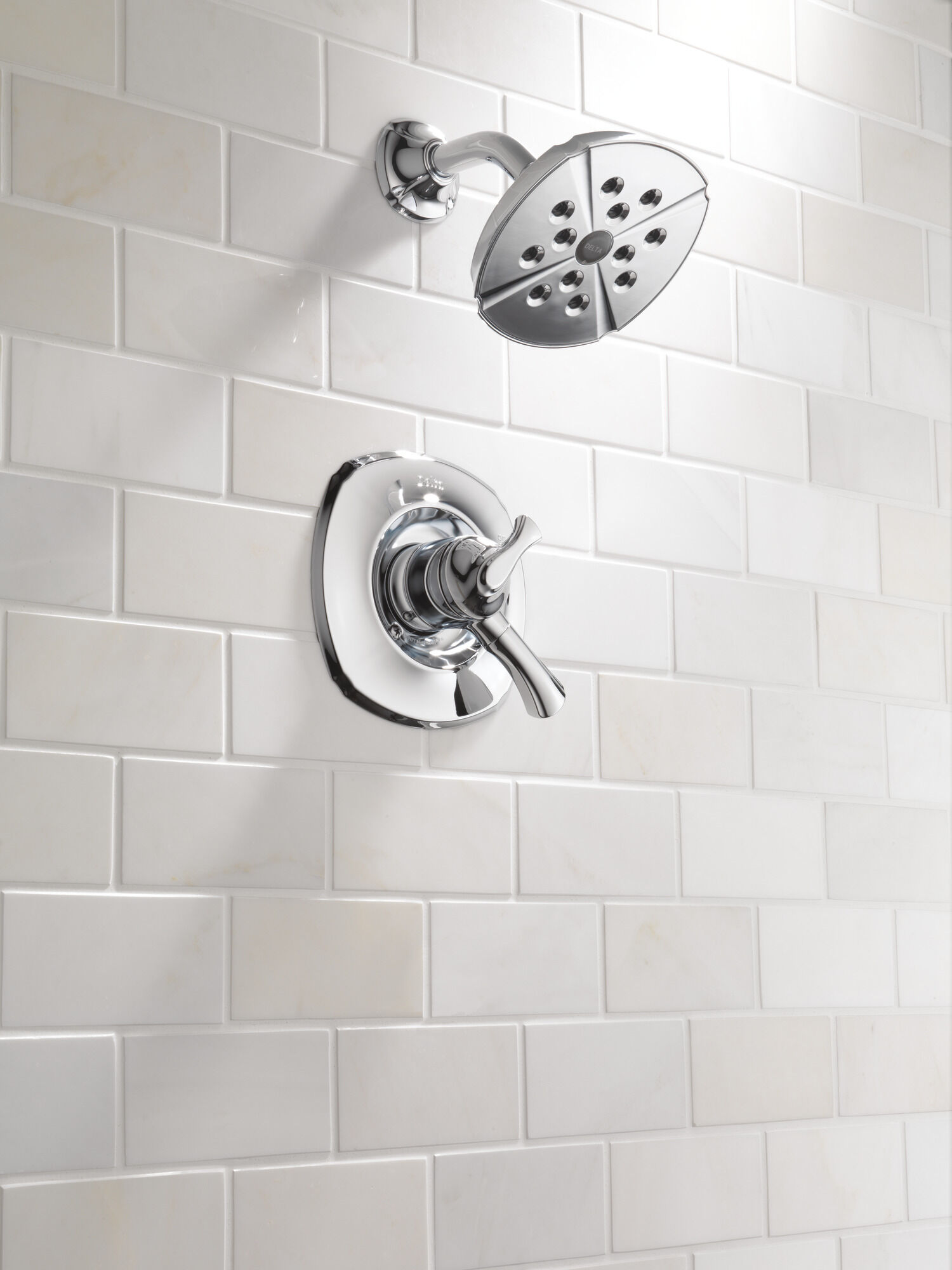 T17292 Накладка для душа Monitor® 17 серии H2Okinetic® Delta Faucet Addison Хром  - Вид №3