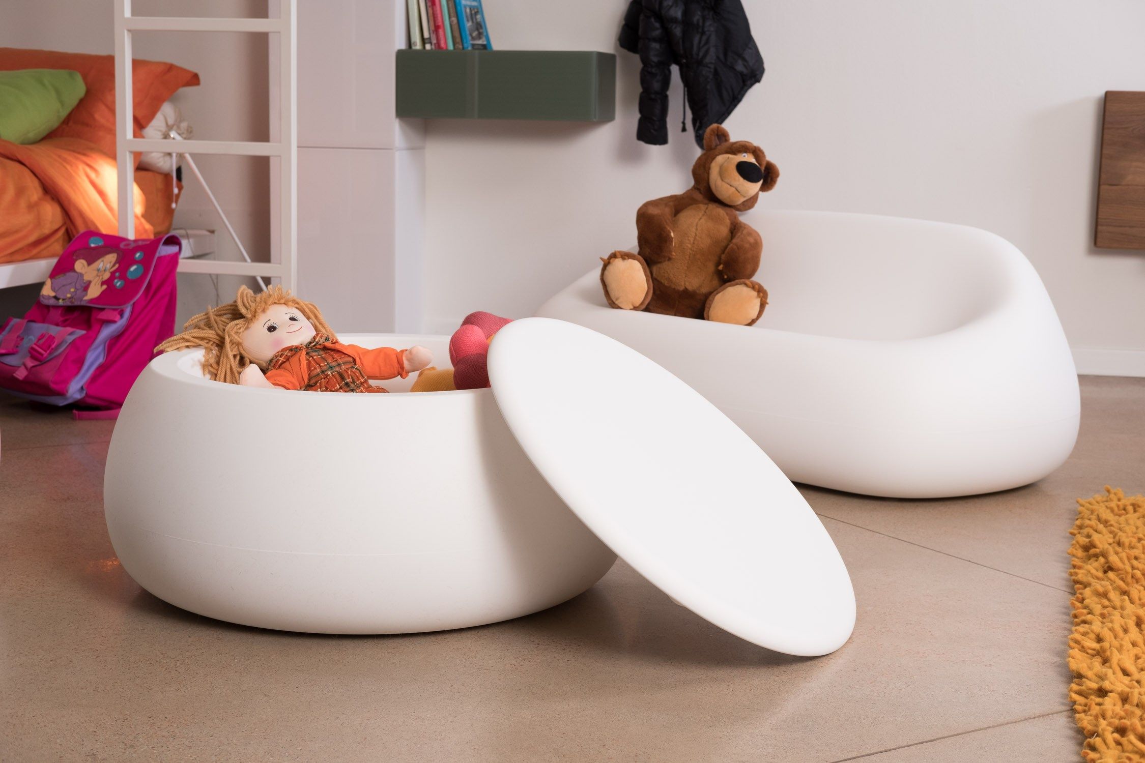 Журнальный столик из полиэтилена PLUST T Ball ARCH-00122215 - Вид №4