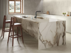 Столешница из керамогранита с мраморным эффектом