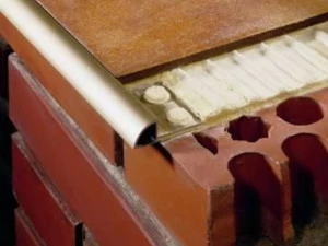 EMAC Italia Алюминиевый профиль и оклад для гидроизоляции Novovierteaguas