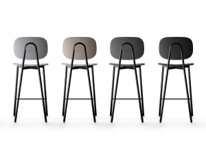 Стул из инженерного пластика с подставкой для ног