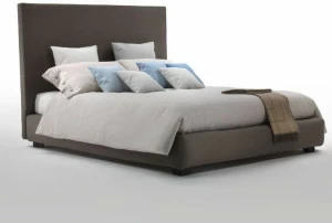 Marac Кровать из ткани с высоким изголовьем Kay