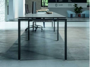 Bralco Рабочий стол из стеклокерамики с системой управления кабелями Glider