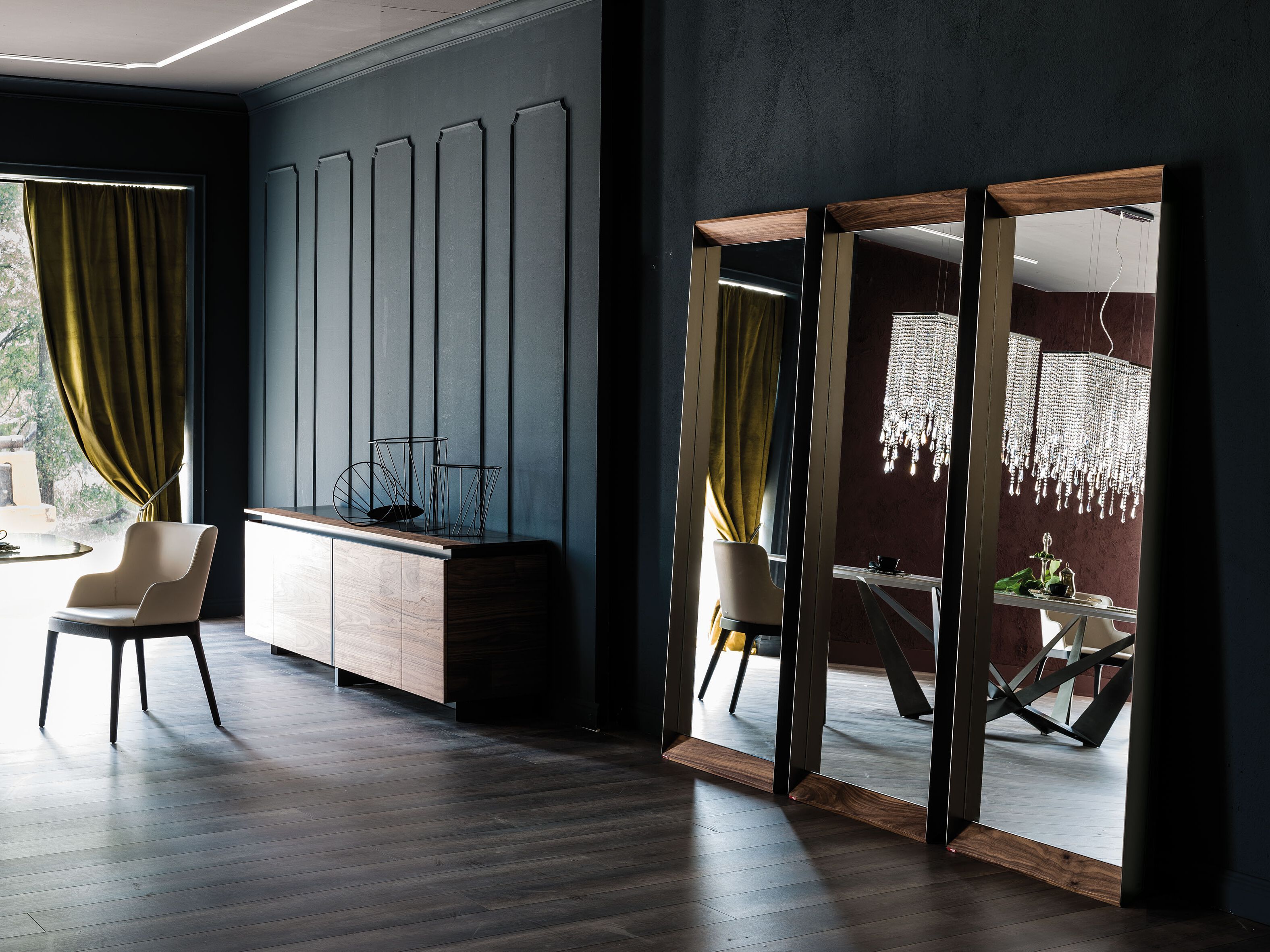 Прямоугольное зеркало из орехового дерева с рамкой Cattelan italia EXCALIBUR ARCH-00148800