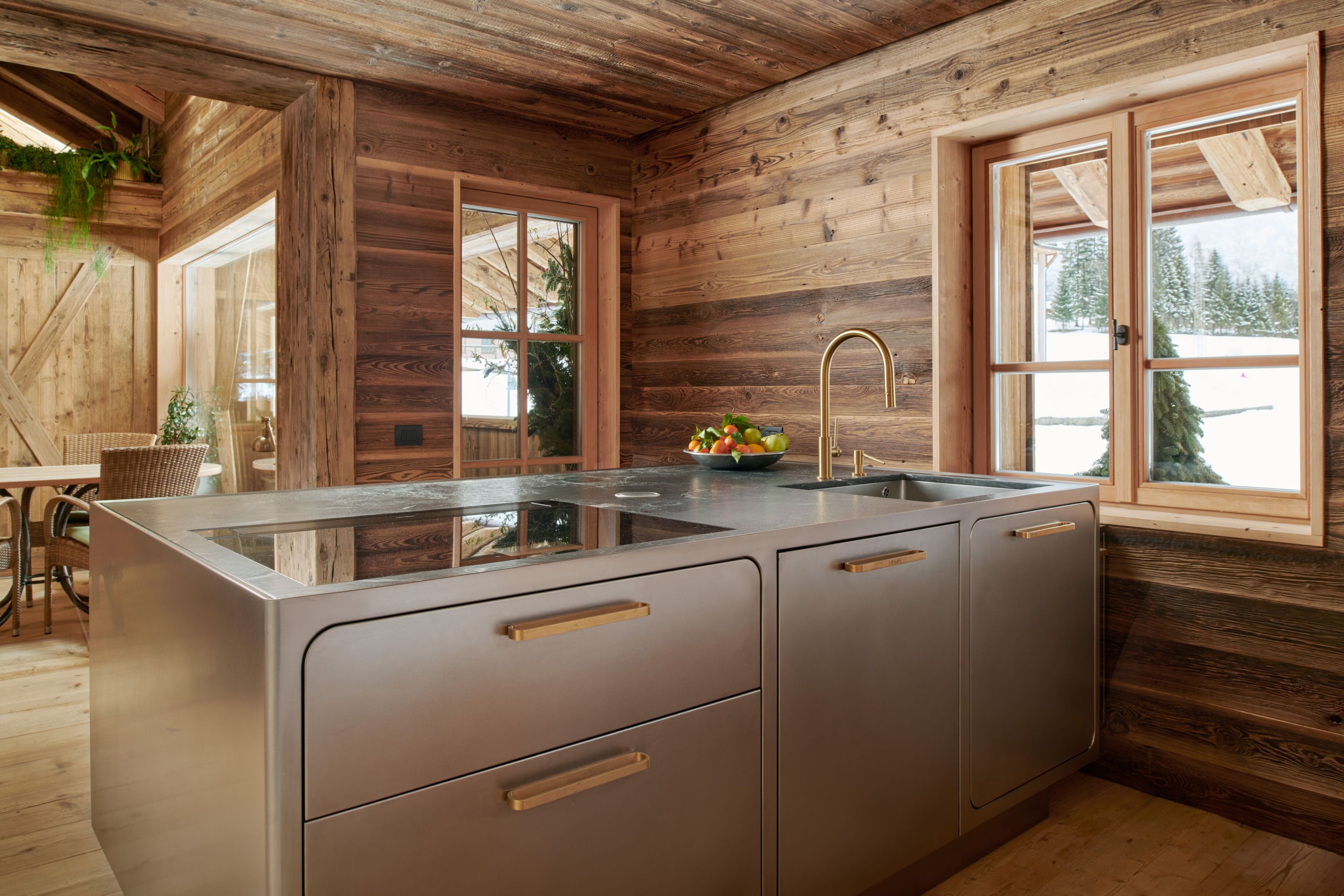 Кухня из нержавеющей стали с полуостровом на заказ ABIMIS ARCH-00070563 - Вид №1