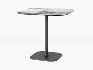 Квадратный стол для контракта