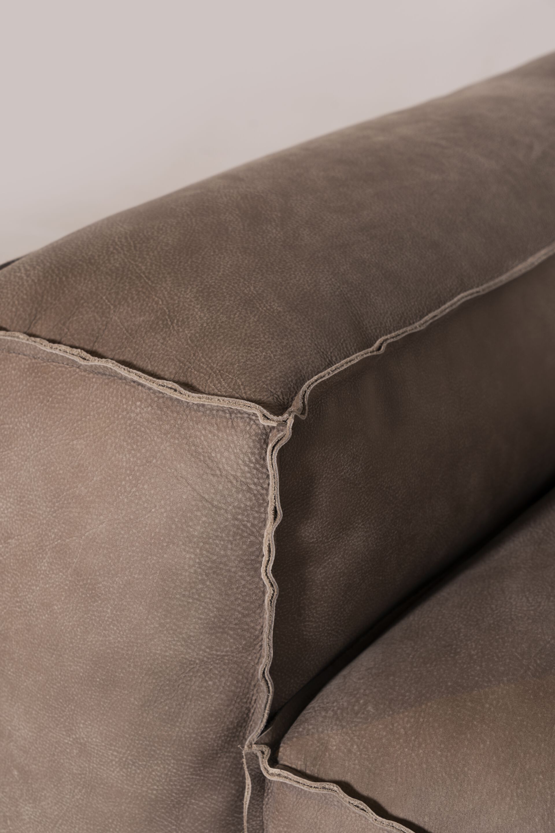 2-местный секционный диван из кожи Бронко Mantellassi 1926 Placido ARCH-00125583 - Вид №12