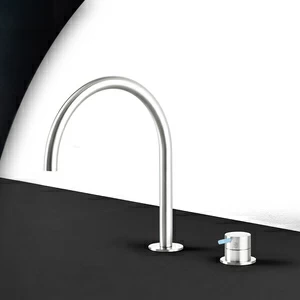 Кухонный смеситель сталь глянцевая с голубой ручкой Kitchen Radomonte TKI32LCIL27