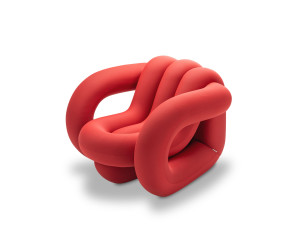 Тканевое кресло с подлокотниками