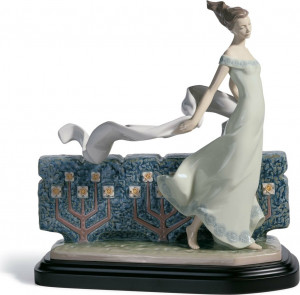 10669155 LLADRO Фигурка Lladro "Смелость" 27х27см Фарфор