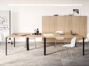 Прямоугольный стол для совещаний