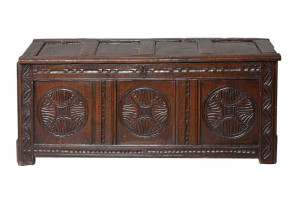 SOR27404 Резной дубовый сундук ijlbrown