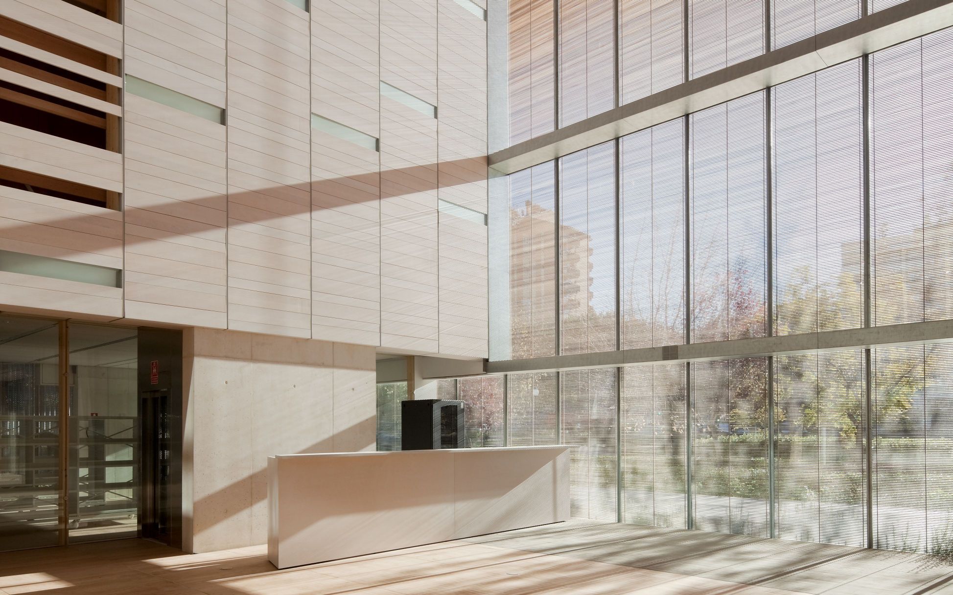 Система остекления с деревянной вставкой OKALUX Okawood ARCH-00095734 - Вид №4