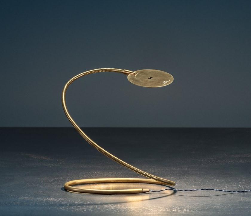 Catellani & Smith Настольная светодиодная лампа из латуни с гибким кронштейном Oggetti senza tempo Hrt - Вид №2