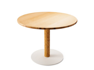 Деревянный обеденный стол