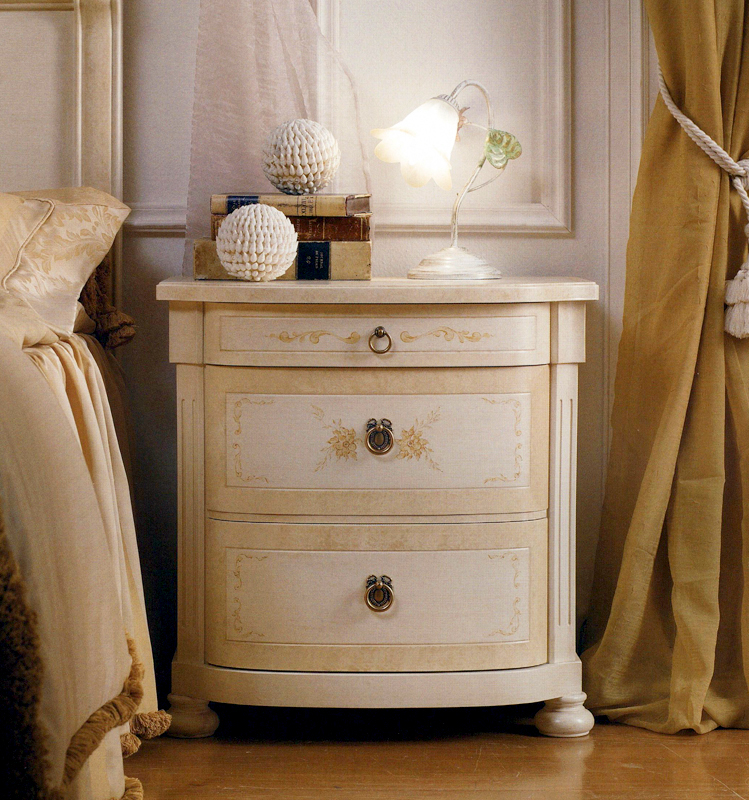 Тумбочка PRINCIPESSA AGM (ALBERTO E MARIO GHEZZANI) D.151 