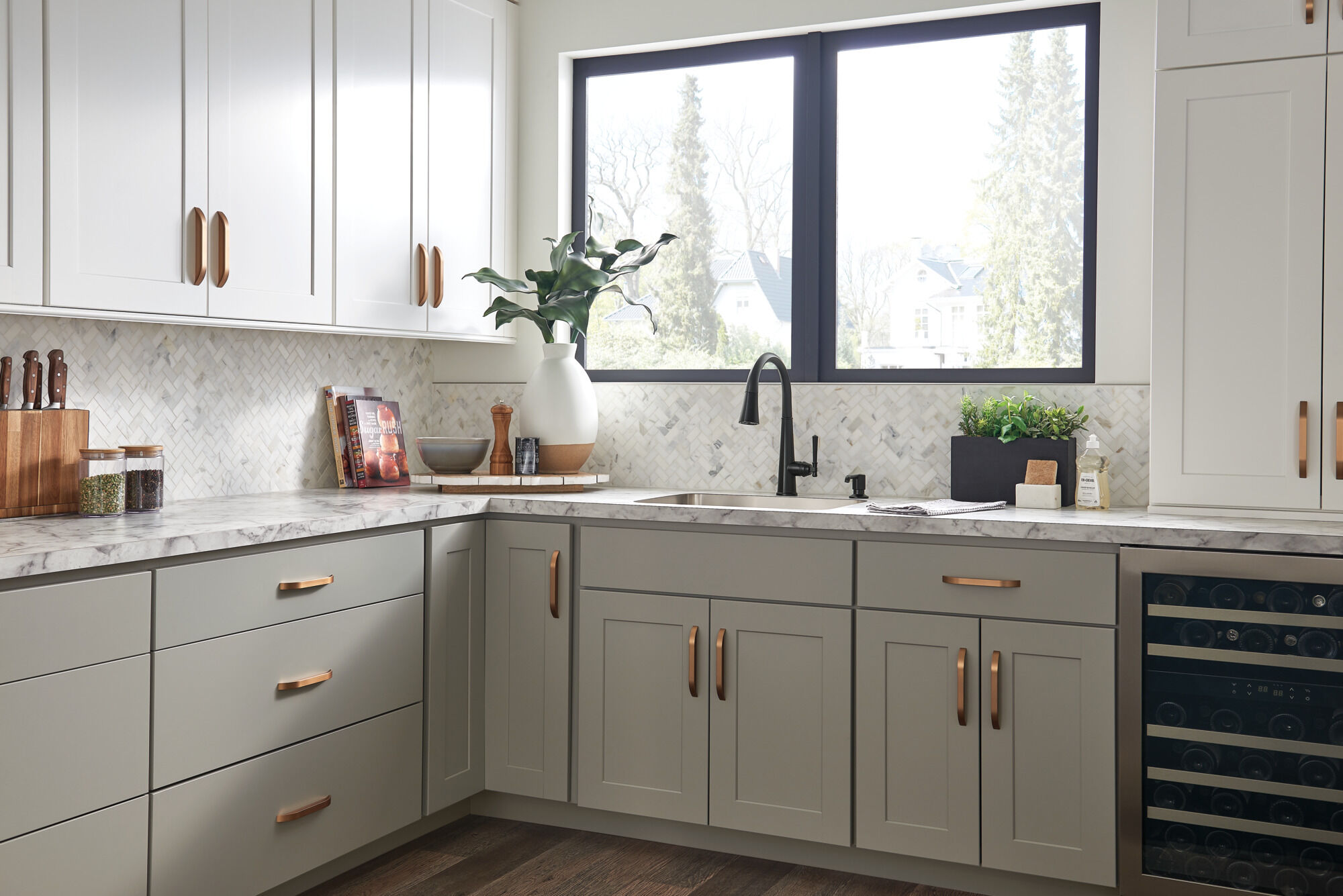 RP101188BL Дозатор мыла из металла Delta Faucet Emmeline Матовый черный  - Вид №2