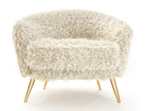 Меховое кресло