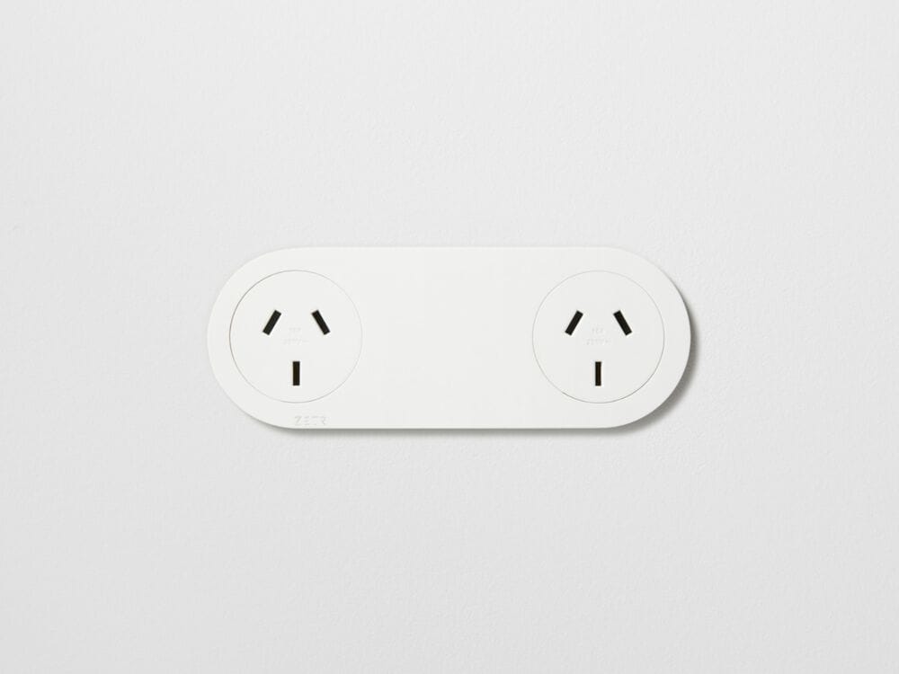 Поликарбонатная двойная электрическая розетка ZETR 12 / SURFACE ARCH-00017021