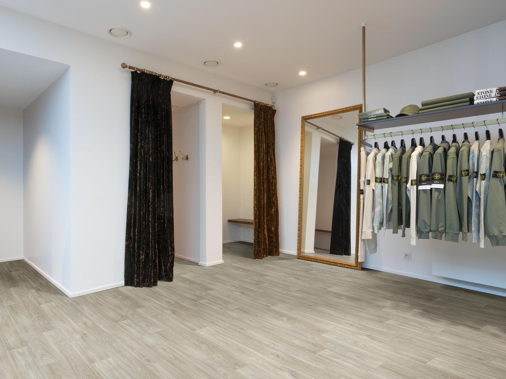 Нескользящий виниловый пол с эффектом дерева BEAUFLOR Polaris ARCH-00015118